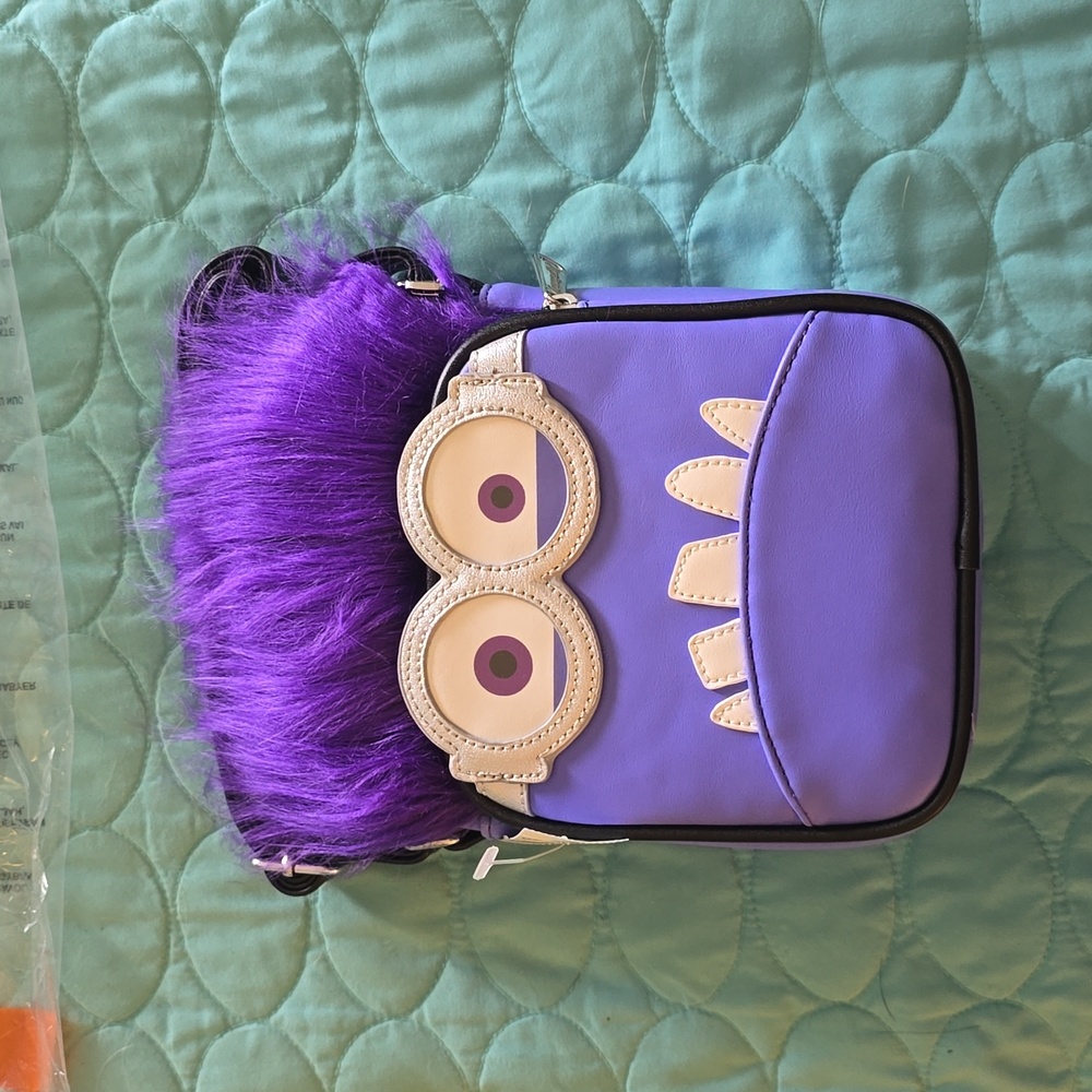 MINION CROSSBODY BAG